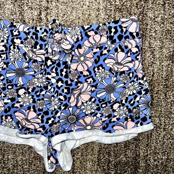 Ivory Ella Women's Elephant Blue Floral Sweatshorts - Picture 4 of 5